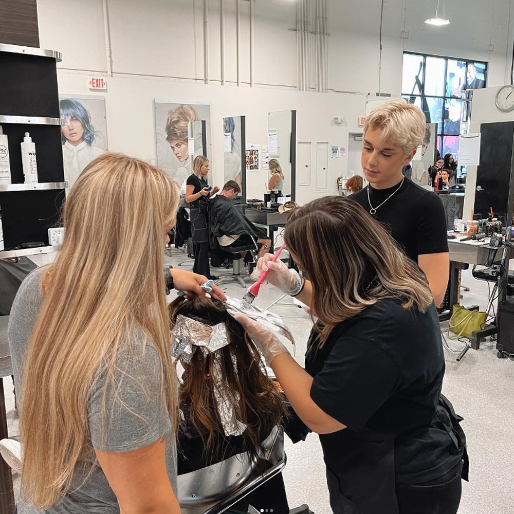 Best Cosmetology Schools in Illinois